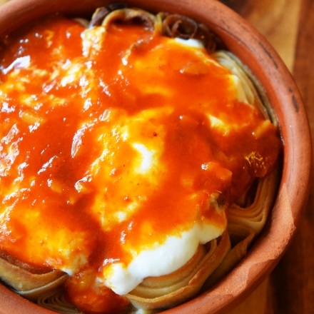 トルコ料理★シロン・ヨーグルト&サルチャソースがけ