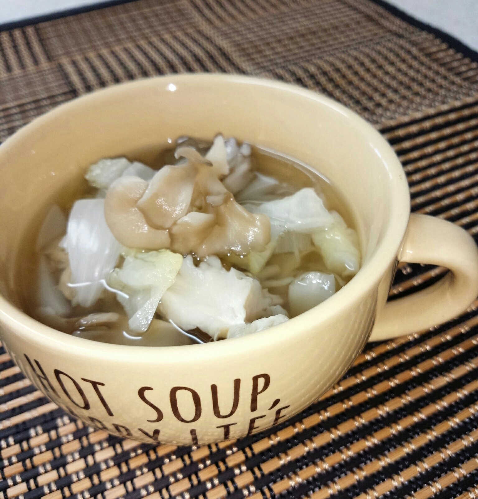 舞茸・キャベツ・玉葱のスープ♡