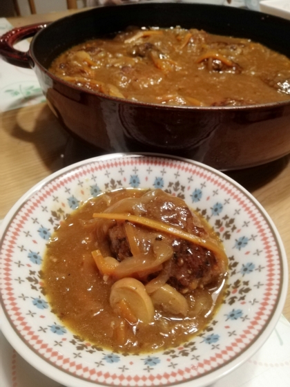 簡単！煮込みハンバーグ