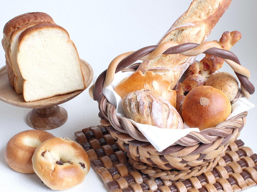 基本のKEY 飾りパン～編み込み成形で作るパンかご