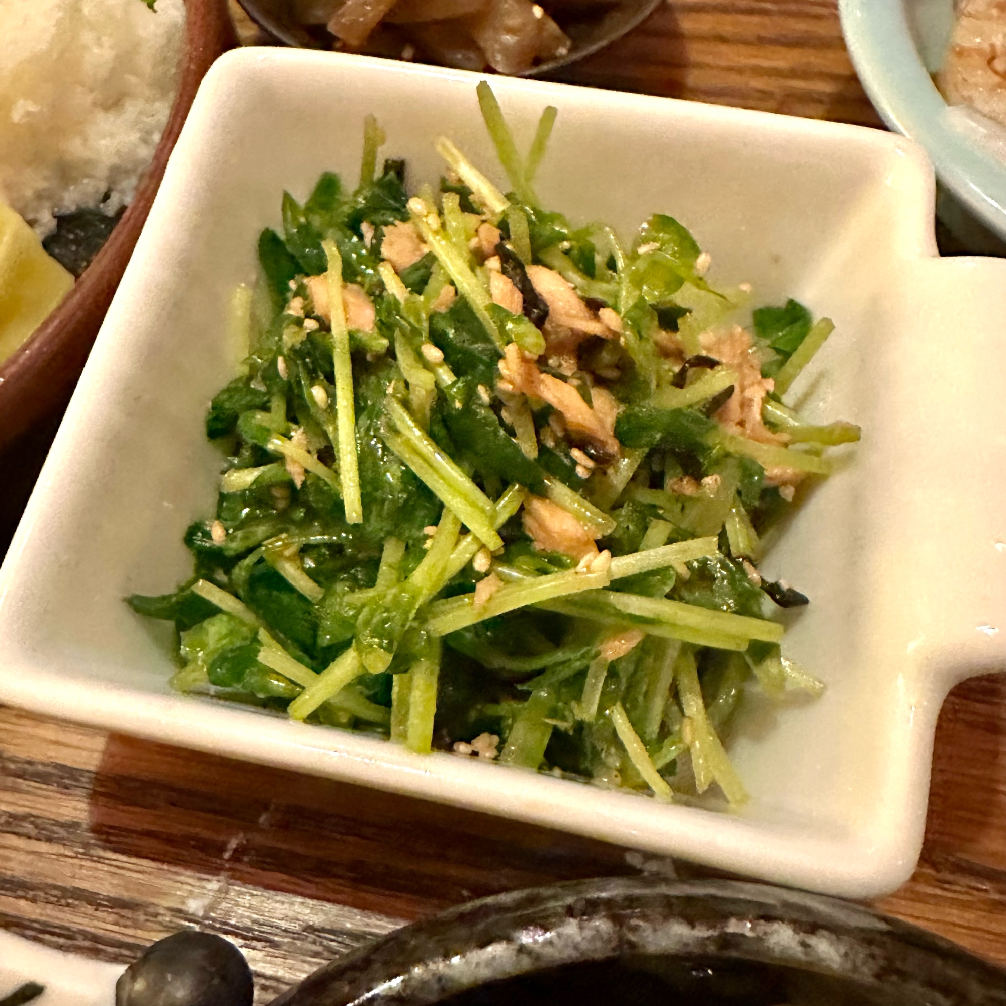 簡単調理！豆苗と塩昆布のあっさりツナサラダ