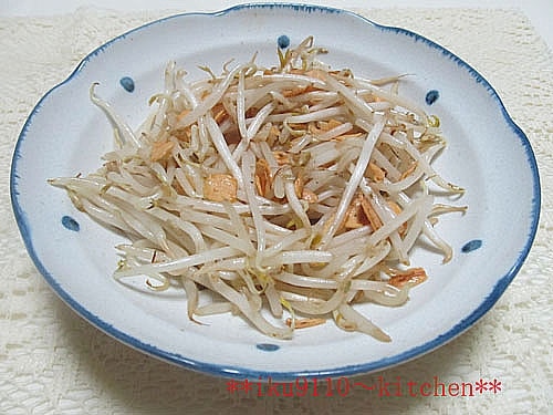 【もやしニンニク】 ゴマ油とニンニク香る！無限モヤシラー油炒め（副菜）レシピ・作り方