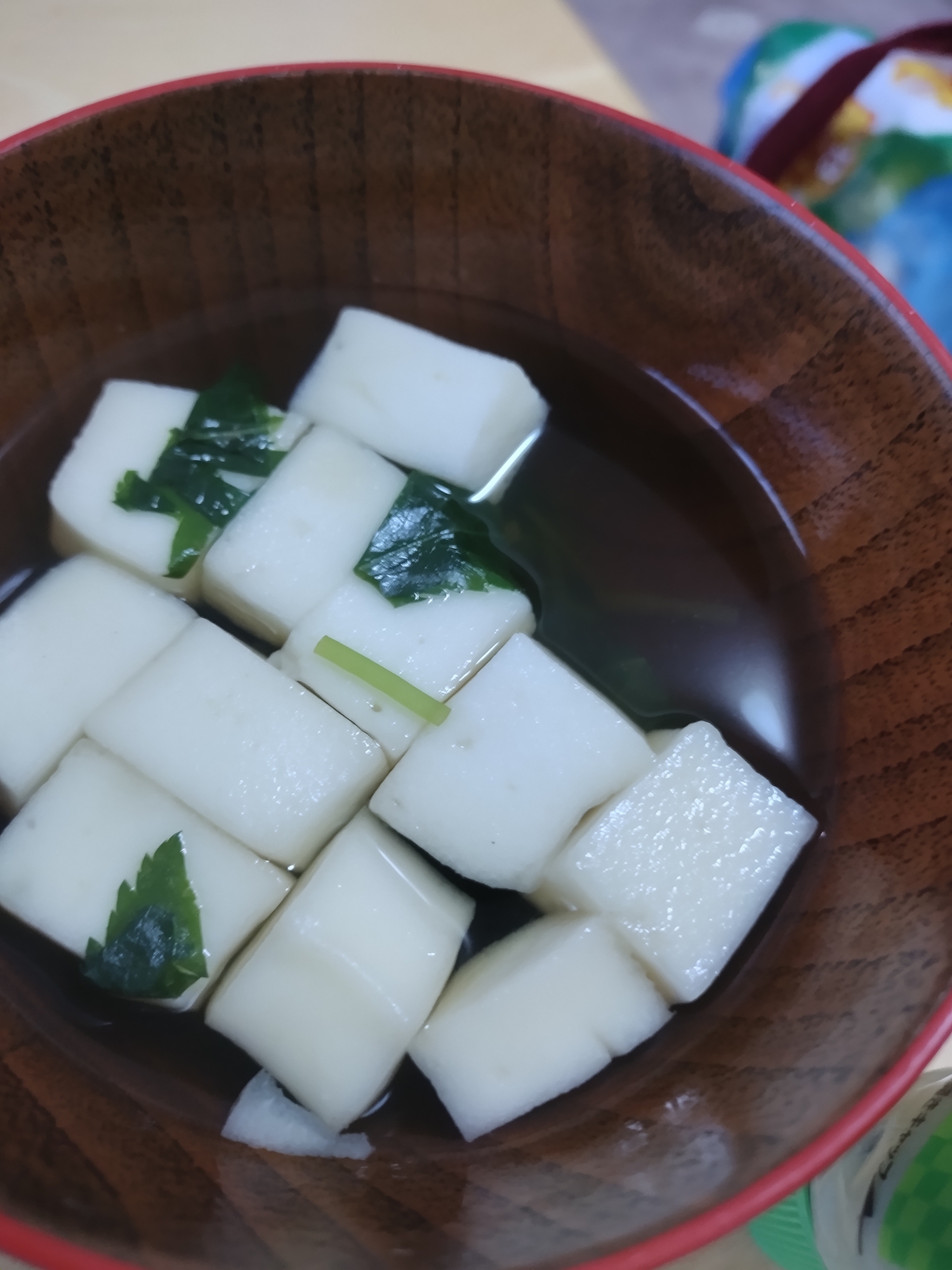 白だしで簡単、お麩と三つ葉のお吸物