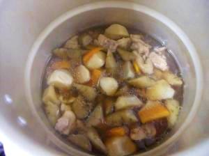圧力鍋で簡単＆手早くやわやわ～　里芋とごぼうの煮物
