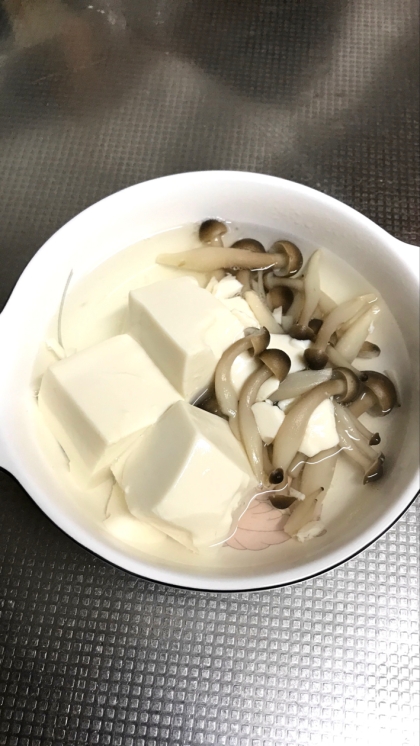シンプル～豆腐ときのこ(マイタケ)鍋