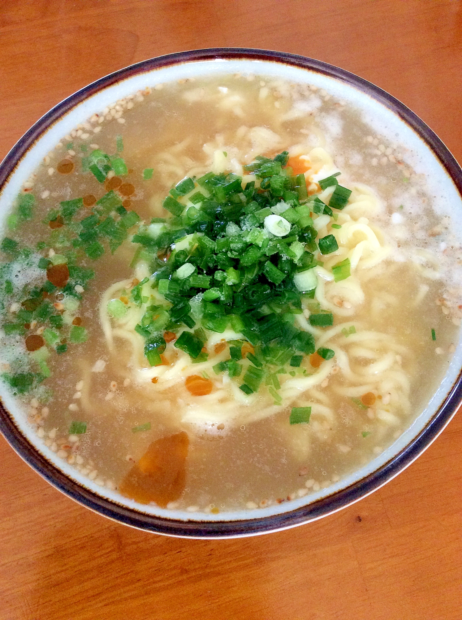 汁たっぷりラーメン