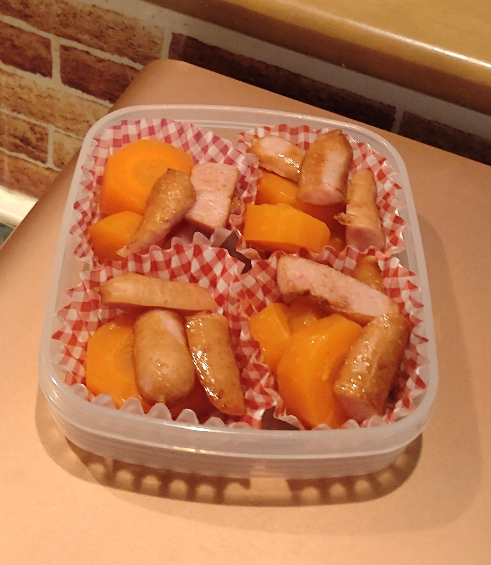 お弁当に♡にんじんグラッセとウインナー