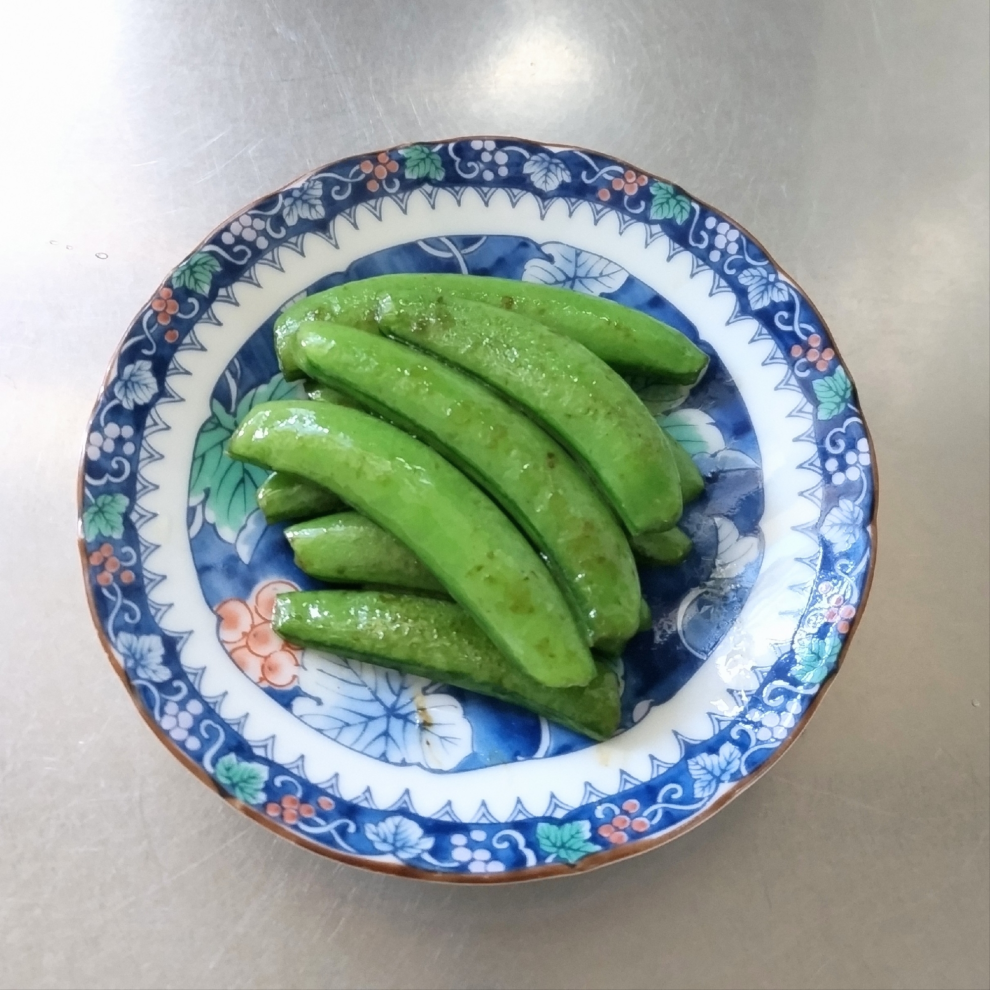 スナップえんどうの塩コショウ炒め