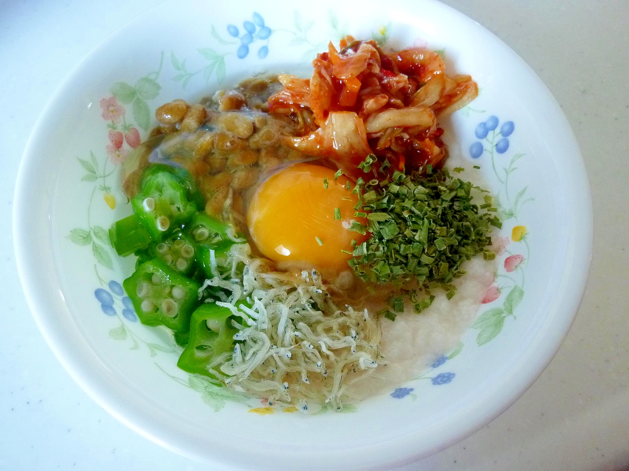 ☆ねばねばの決定版♪　とろろ納豆のキム卵丼☆