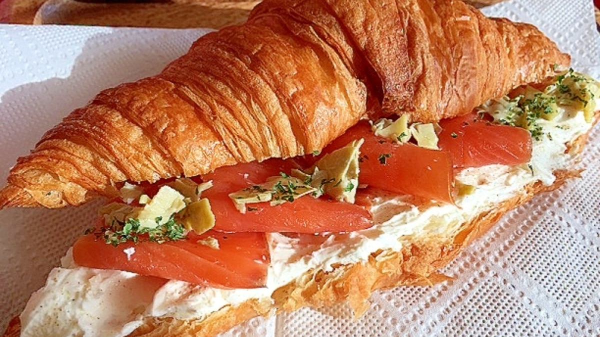 サーモンとクリームチーズの絶品クロワッサンサンド レシピ 作り方 By まいまい917 楽天レシピ サーモンとクリームチーズの絶品クロワッサンサンド レシピ 作り方 By まいまい917 楽天レシピ