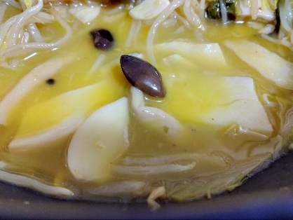 玉ねぎと豆腐としめじの味噌汁