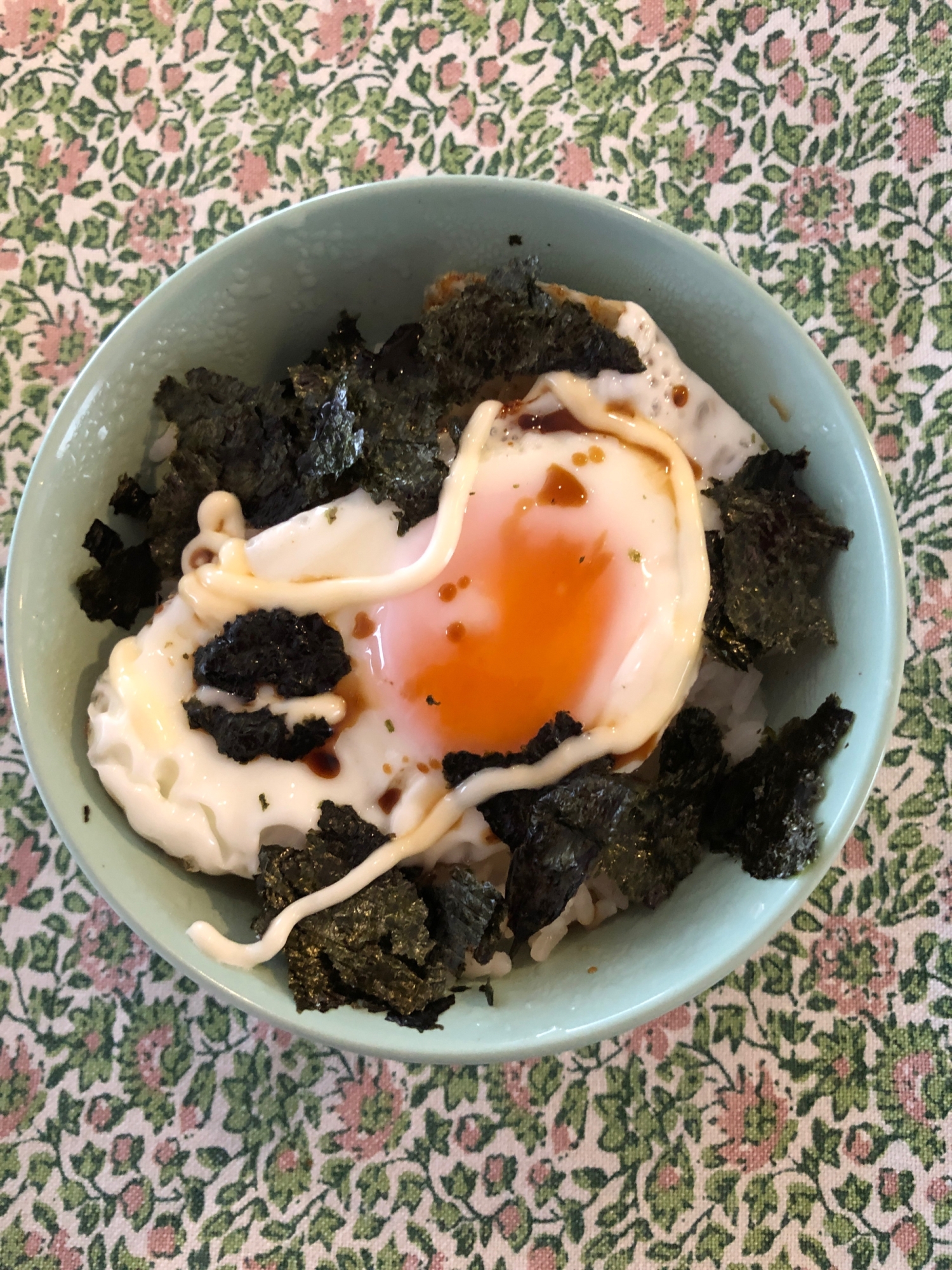 今日の朝食☆半熟目玉焼きごはん