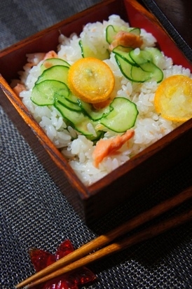 香り爽やか、鮭と金柑の簡単混ぜ寿司