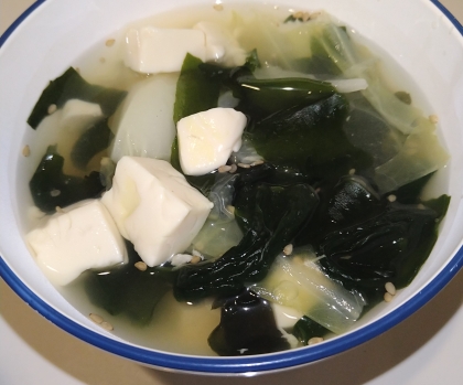 キャベツとワカメの韓国風スープ