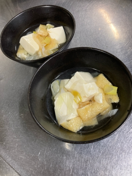 白だしで湯豆腐