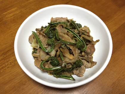 こごみの豚肉炒め