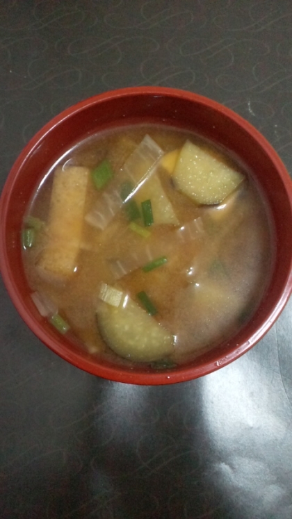 なす・玉ネギ・油揚げ・ネギのお味噌汁☆