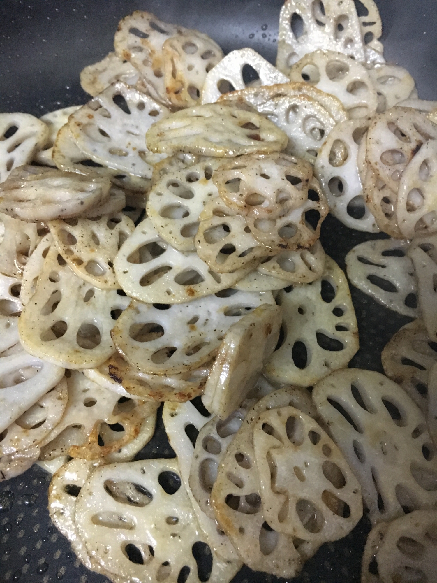 れんこんのコンソメ炒め レシピ 作り方 By Sora 楽天レシピ