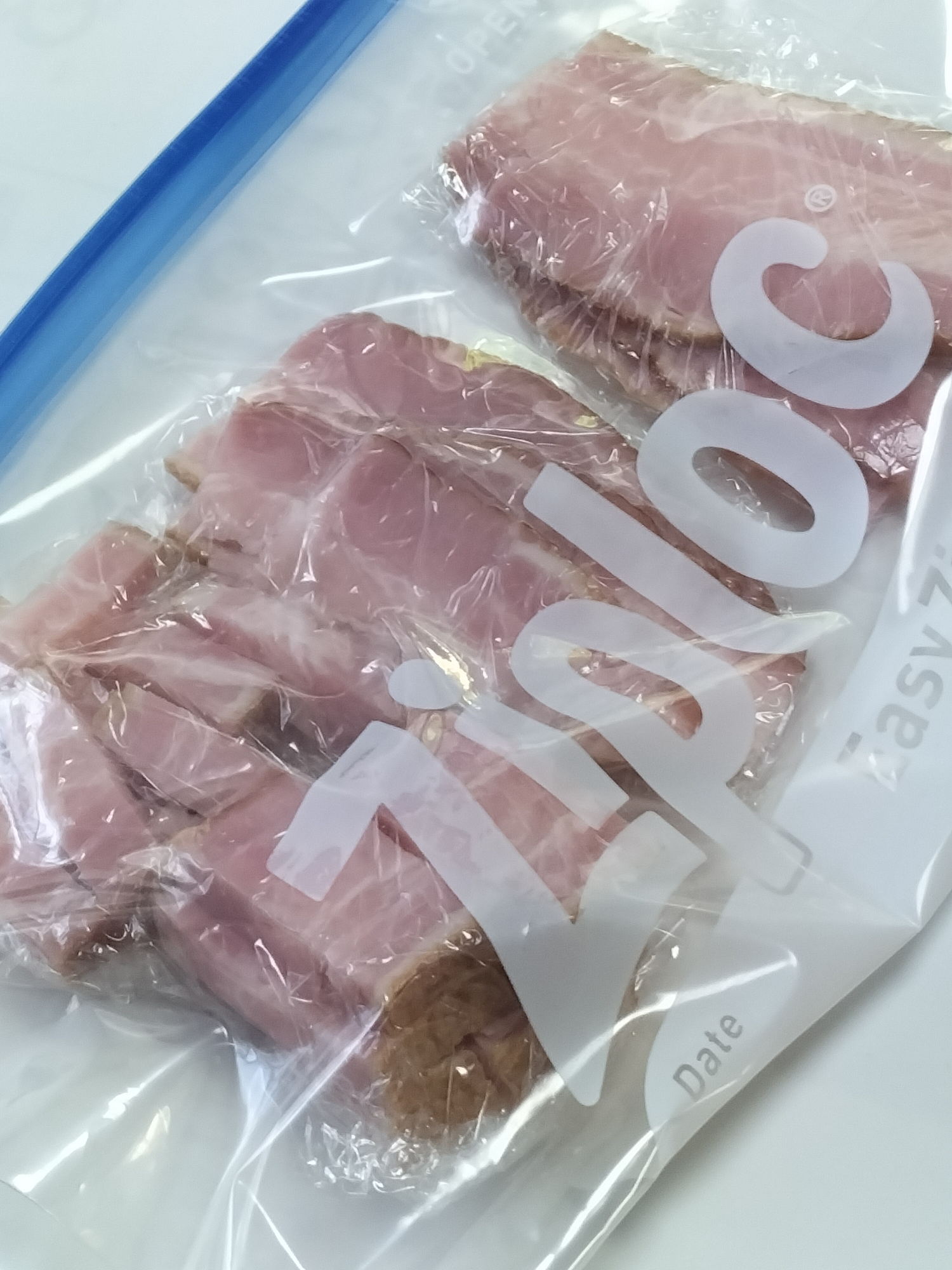 ブロックベーコンを買ったら〜便利な冷凍保存☆方法♪