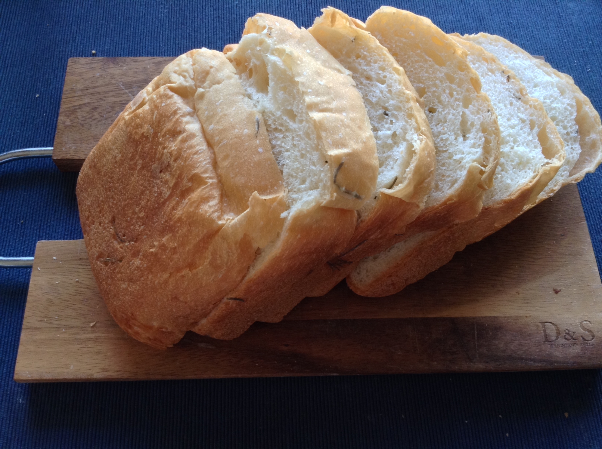 ホームベーカリーで作るオリーブオイルの食パン