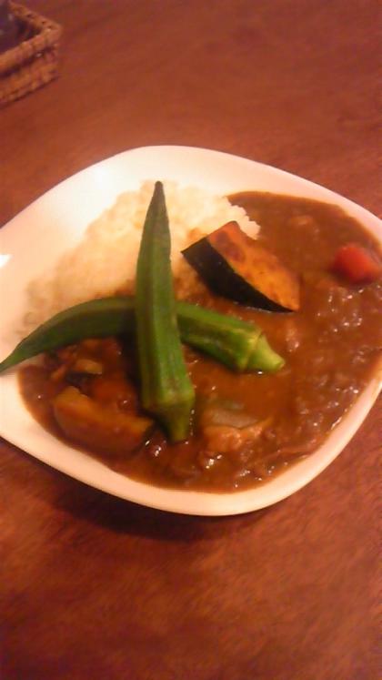 牛すじ肉の夏野菜カレー♪圧力鍋で〜♪