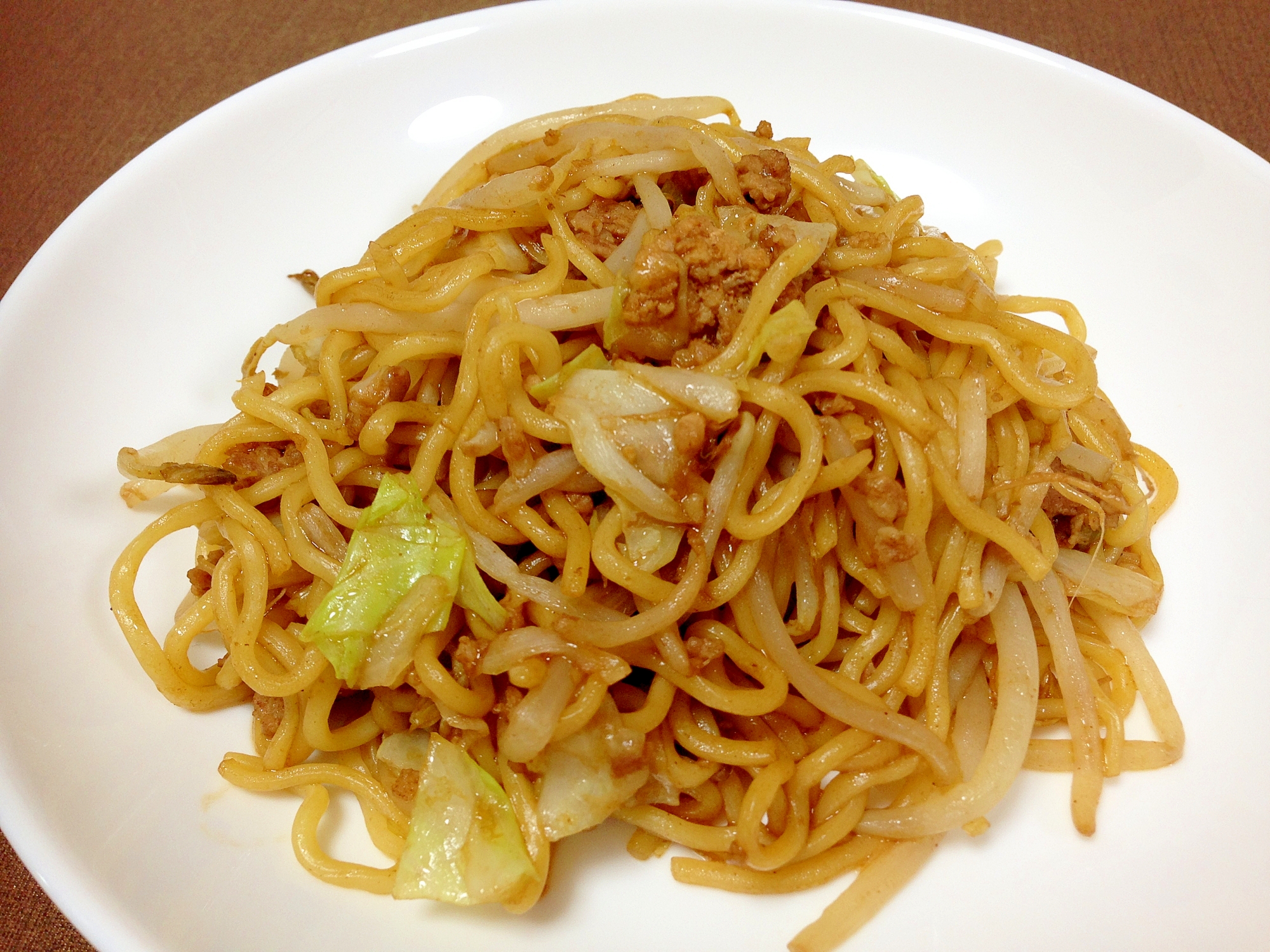 市販の焼そば麺で簡単☆挽き肉とキャベツの焼きそば