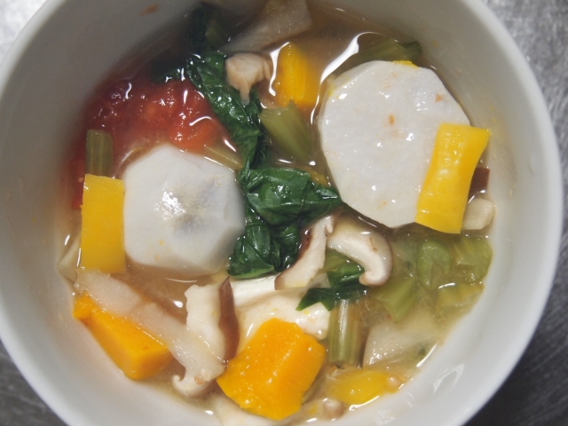 里芋と菜っ葉の味噌汁