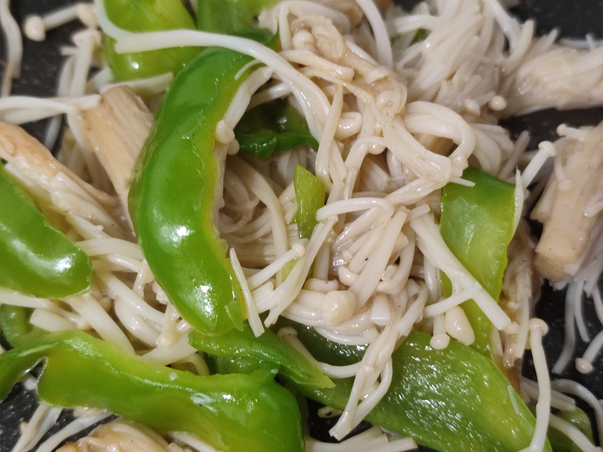 ピーマンとえのき茸の麺つゆ炒め