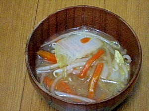 野菜スープ 蒸し鶏のガラスープ レシピ 作り方 By 熱いのは食べるのも気温も苦手です 楽天レシピ