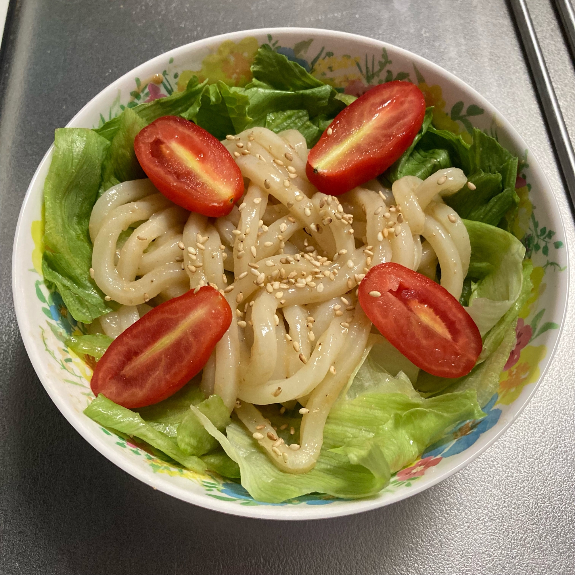 ゴマだれサラダうどん