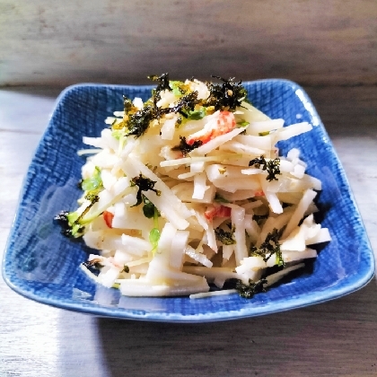 きょうはお祝い兼ねてこちら♬大根と貝割れと韓国海苔で美味しいサラダ出来ました♡素敵レシピ感謝❦大根レシピ入賞おめでとうです✨お気にいり入れたのでいつか作り〼ね♡