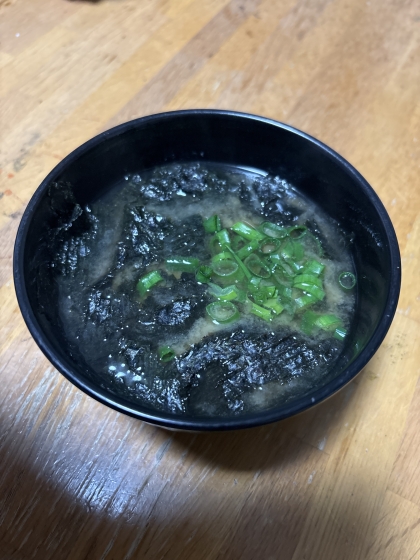 磯の香りがする海苔の味噌汁