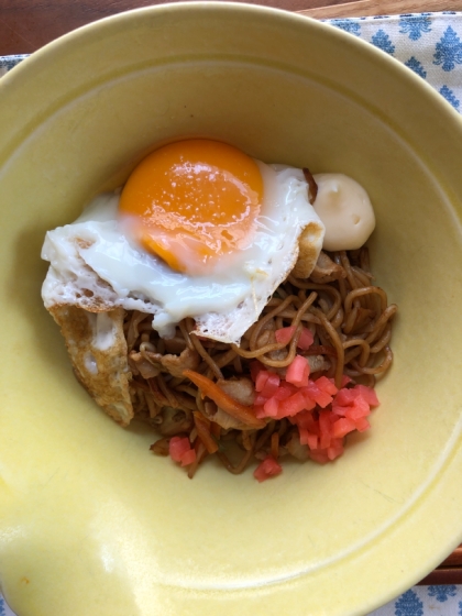 目玉焼きのっけ焼きそば