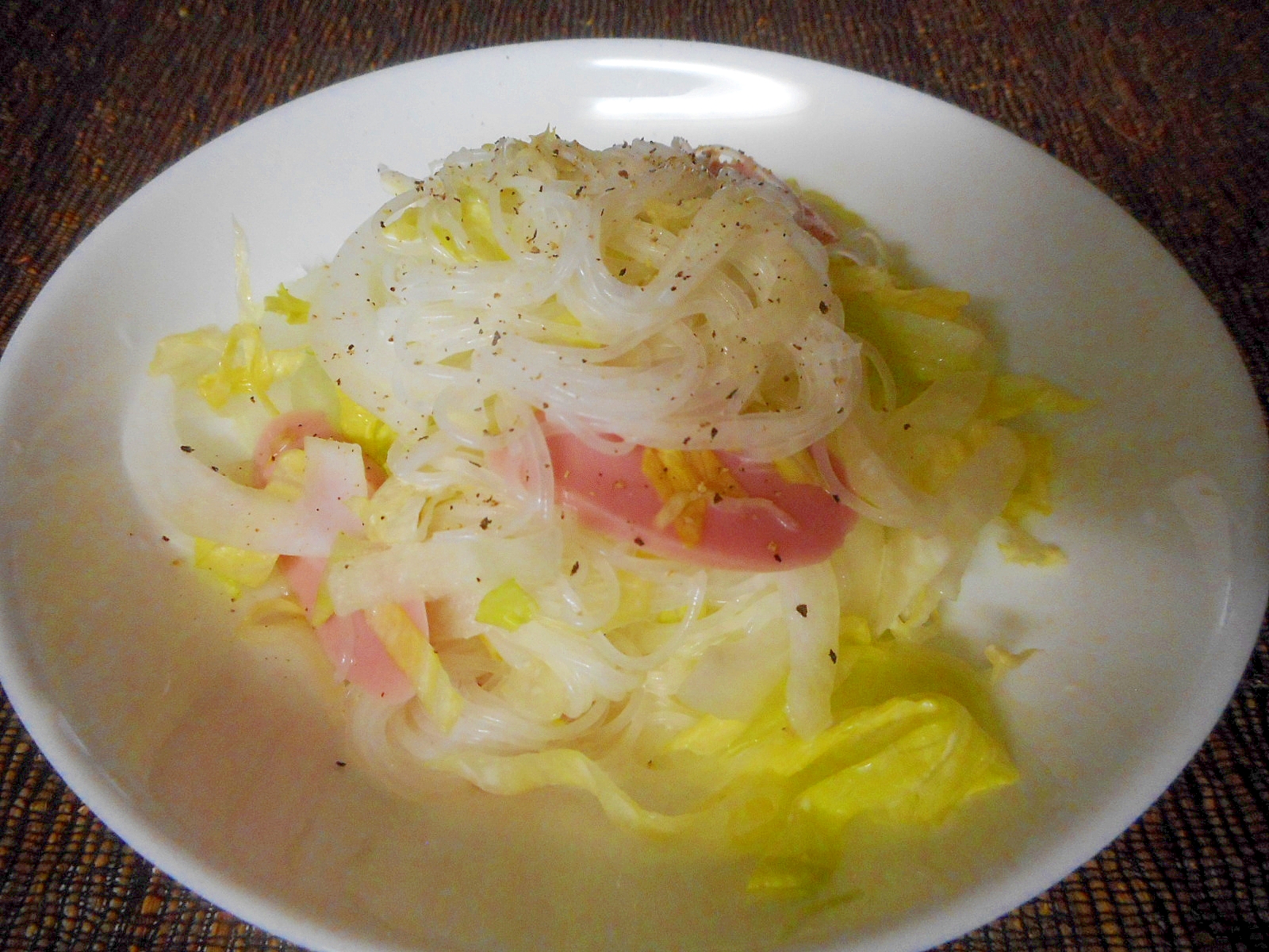 春雨とレタスとギョニソのマヨサラダ