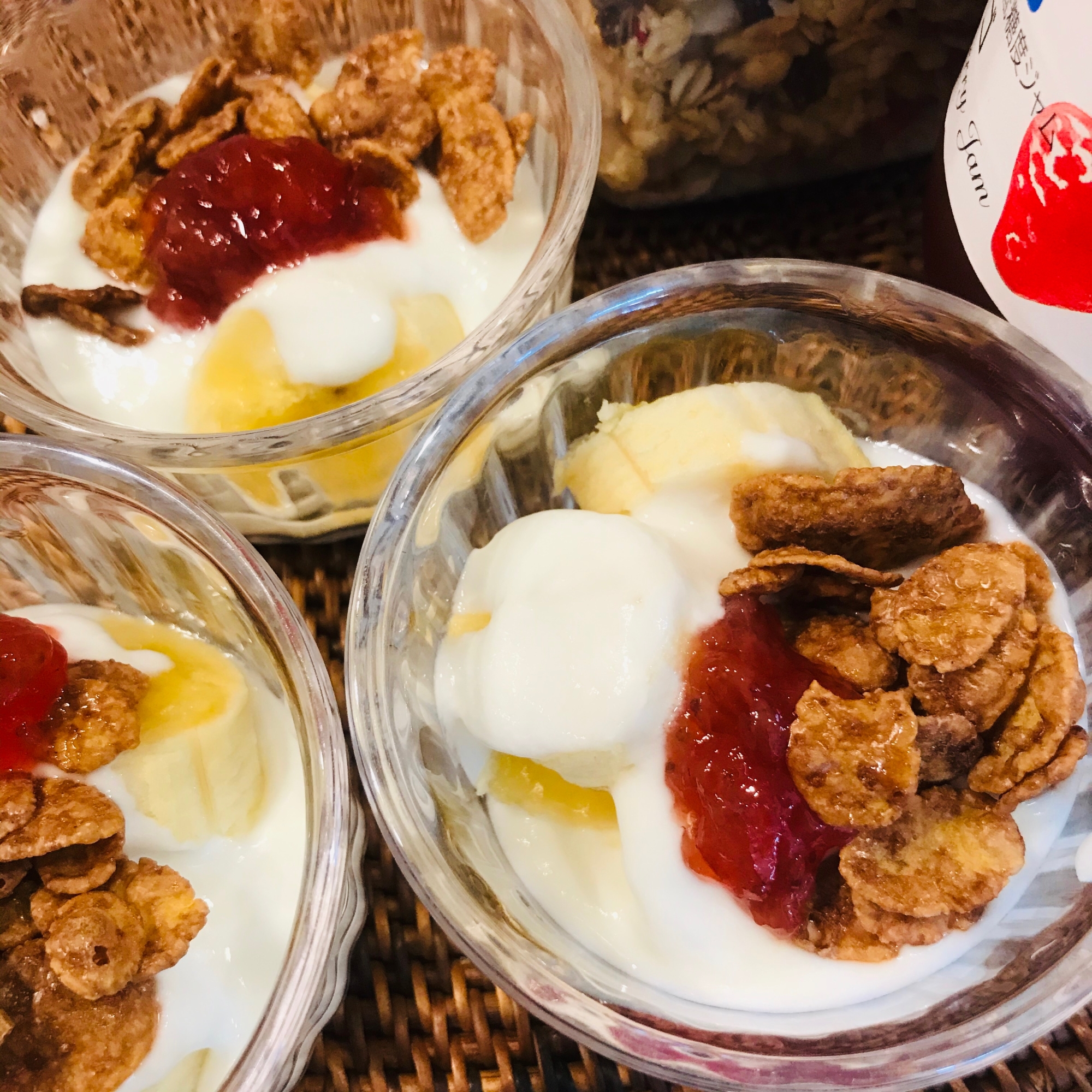 ★朝食★ヨーグルト&バナナチョコフレーク