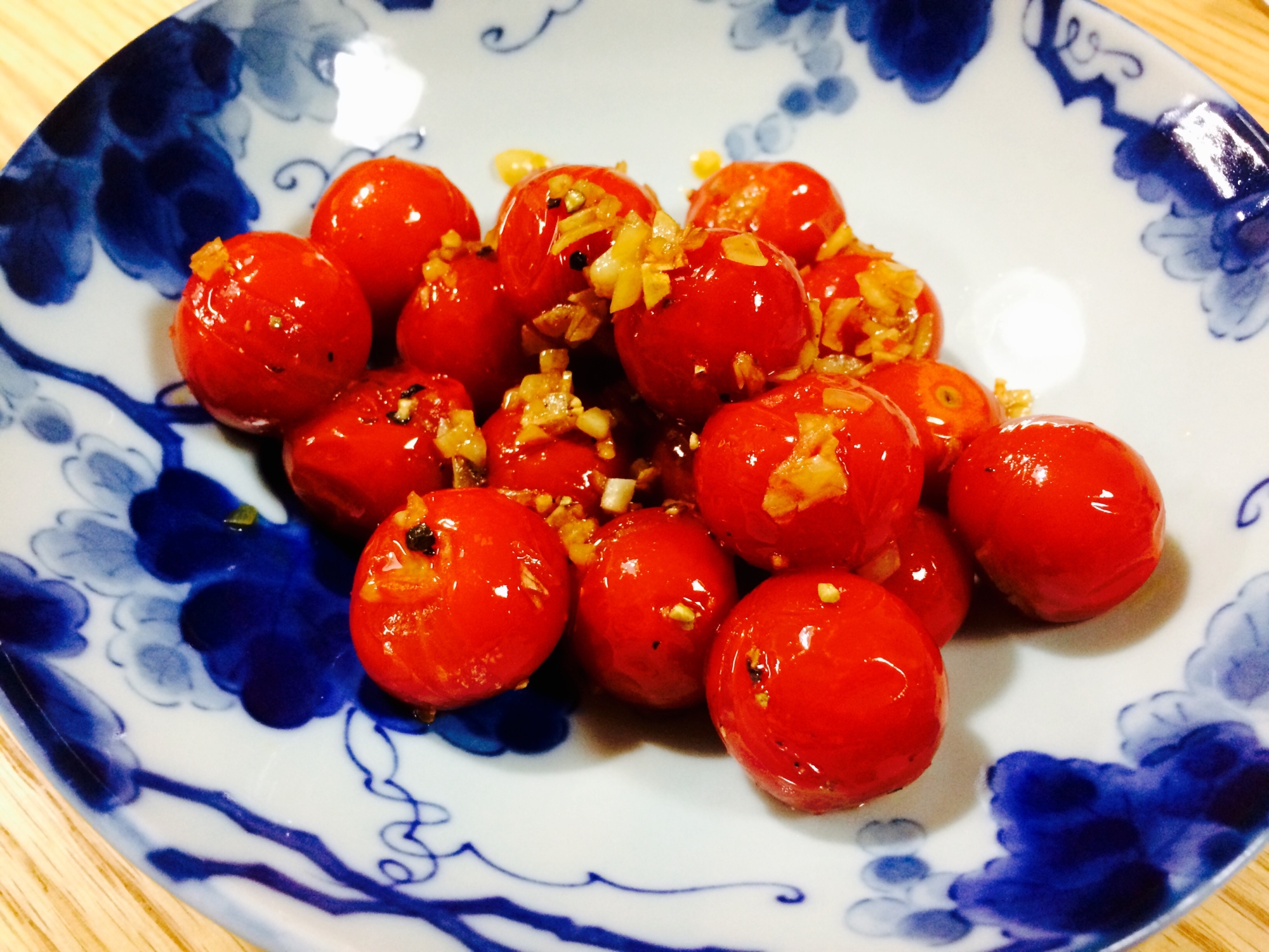 【ガサツ料理】簡単一品！ミニトマトのガーリック炒め