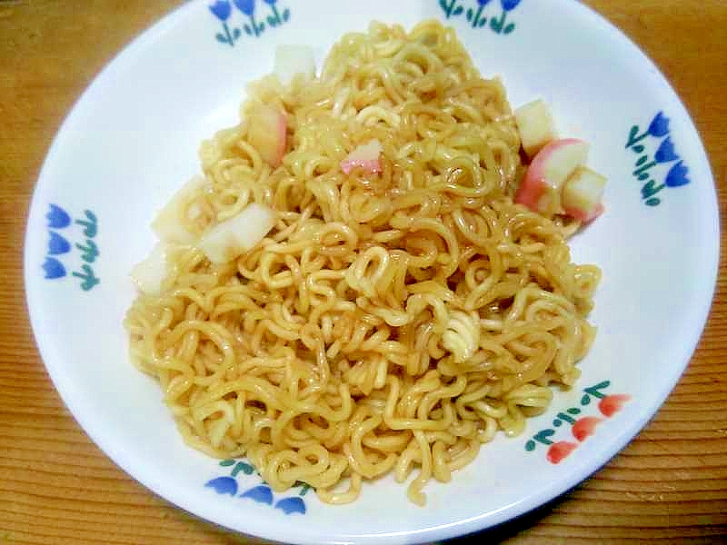 かまぼこ入り汁無し麺