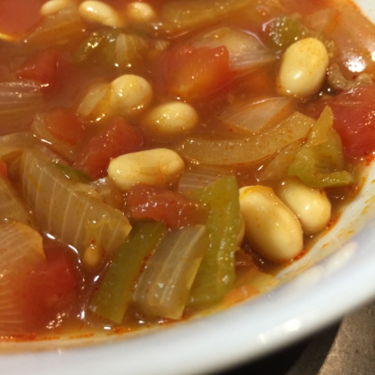 ヘルシーで温まる◎大豆と野菜のトマト・スープ