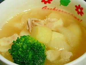 豚バラとジャガイモのスタミナガーリックスープ