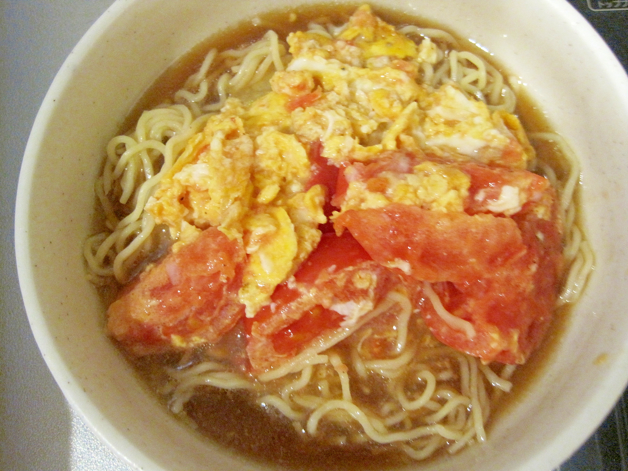 トマト卵ラーメン