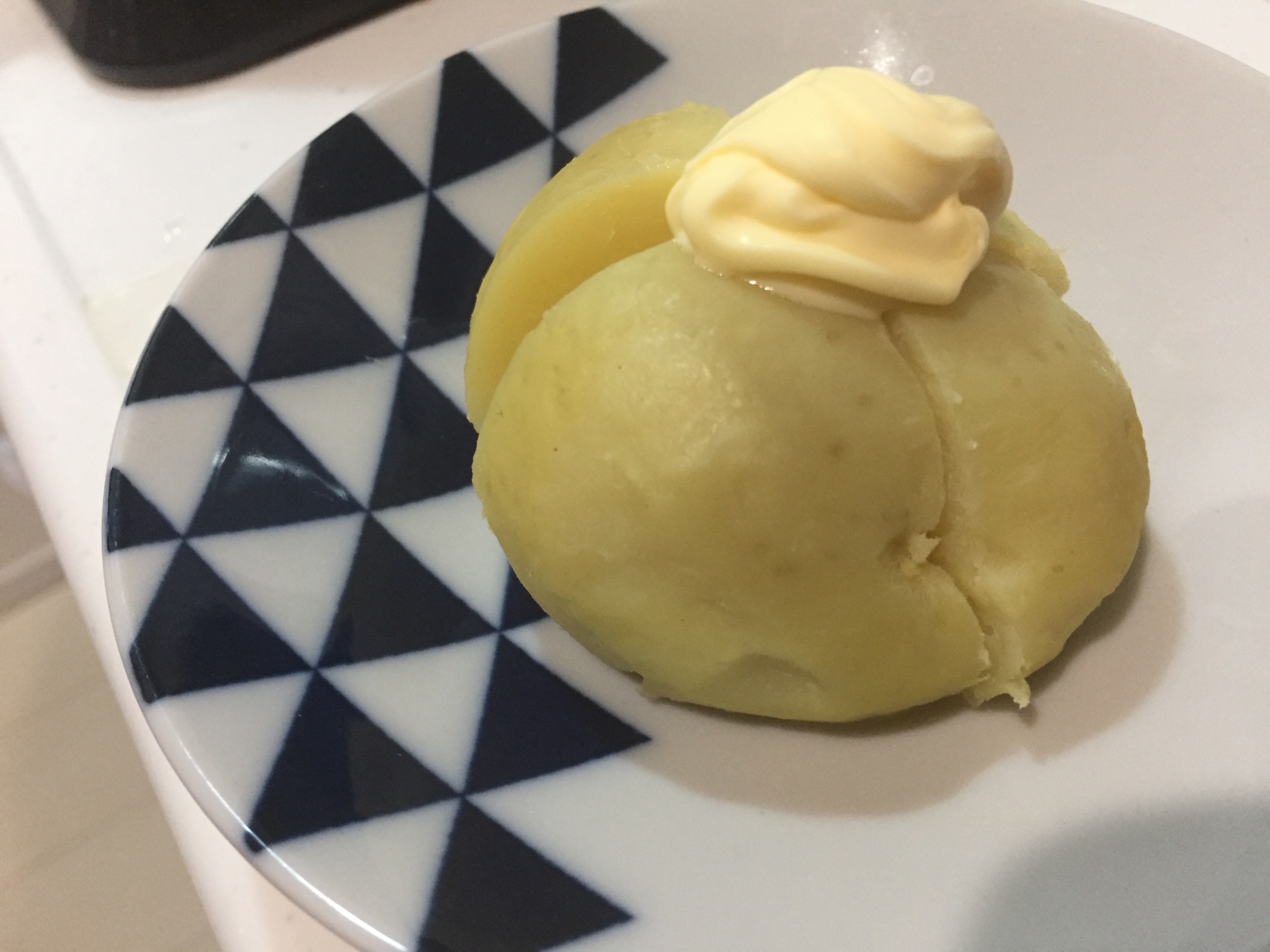 【簡単レシピ】誰でも簡単♪レンチンじゃがバター♪