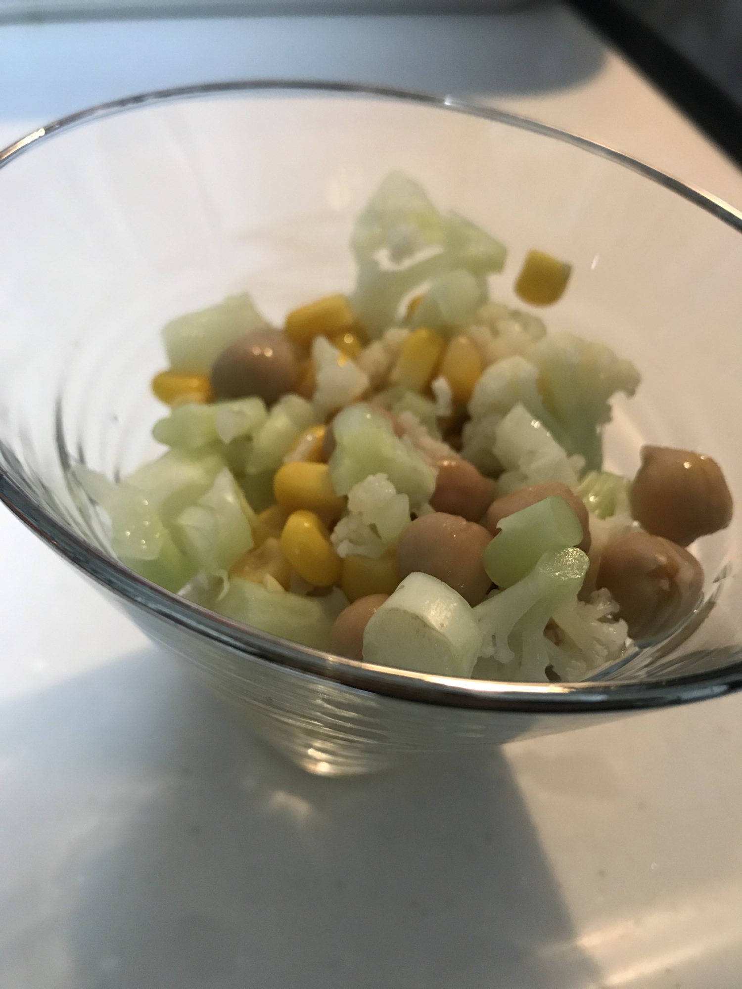 カリフラワーとひよこ豆のサラダ