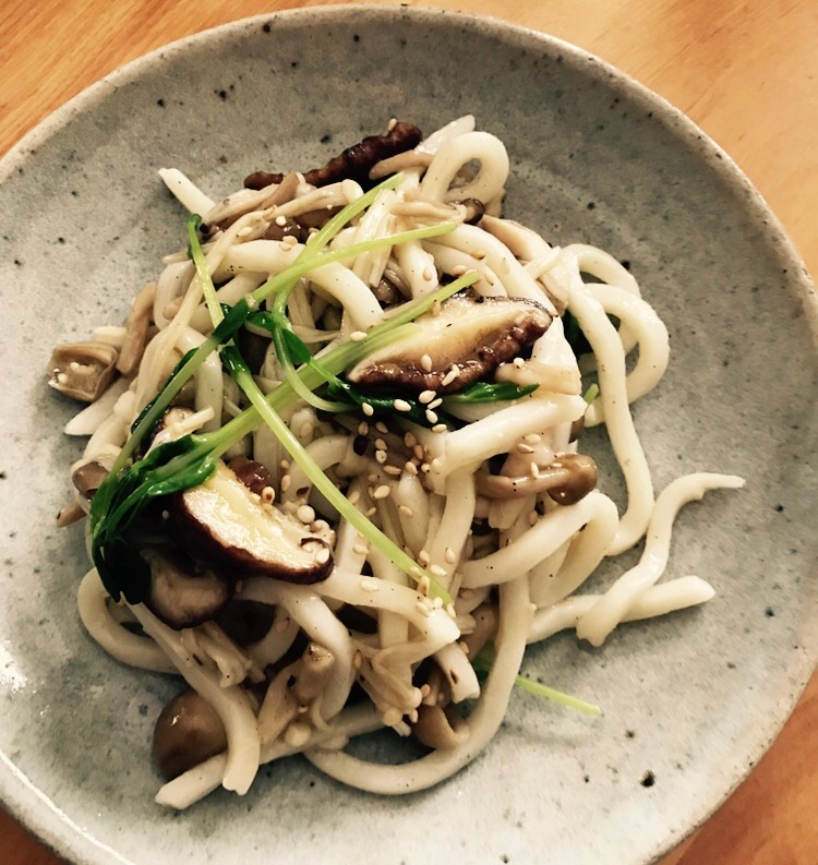 きのこと豆苗の焼きうどん