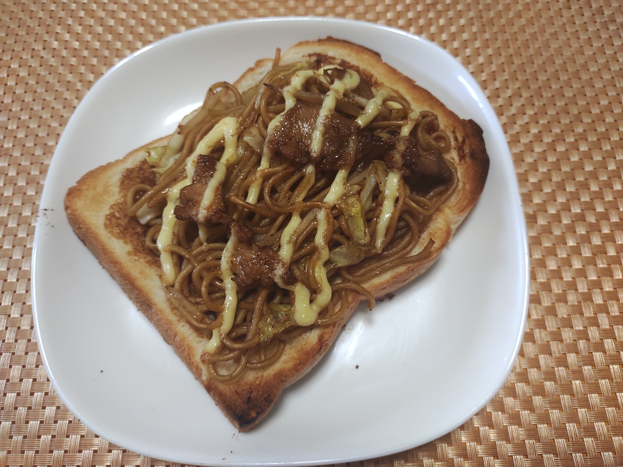 給食のパン やきそばパン ハニートースト 目玉焼き厚切りトースト