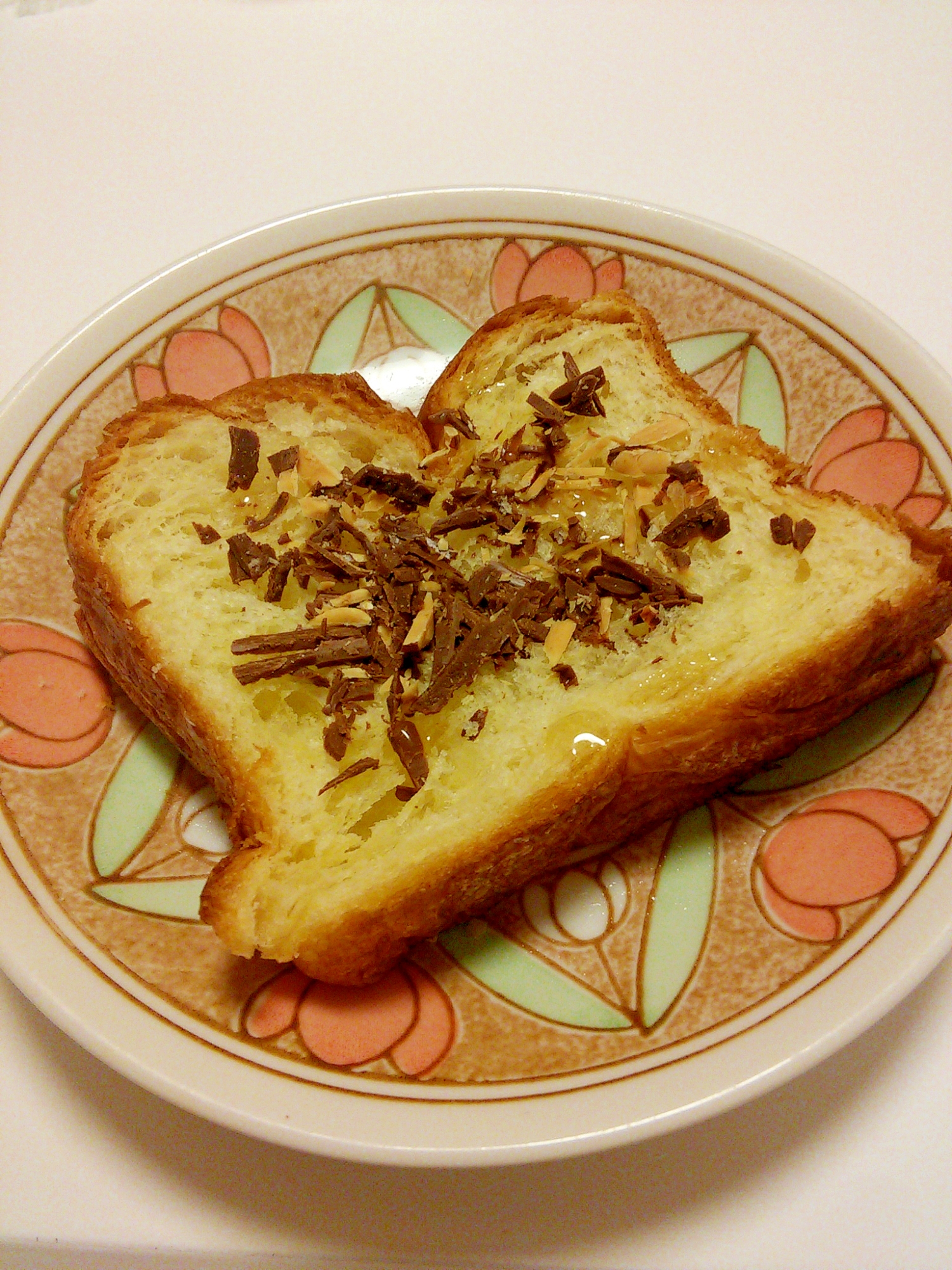 チョコレートとアーモンドのココア味デニッシュ食パン