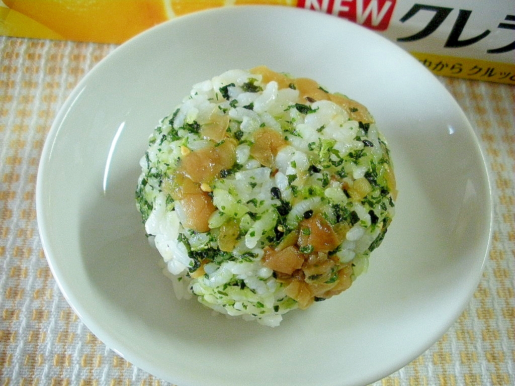 和歌山☆梅干しとわかめふりかけのおにぎり☆