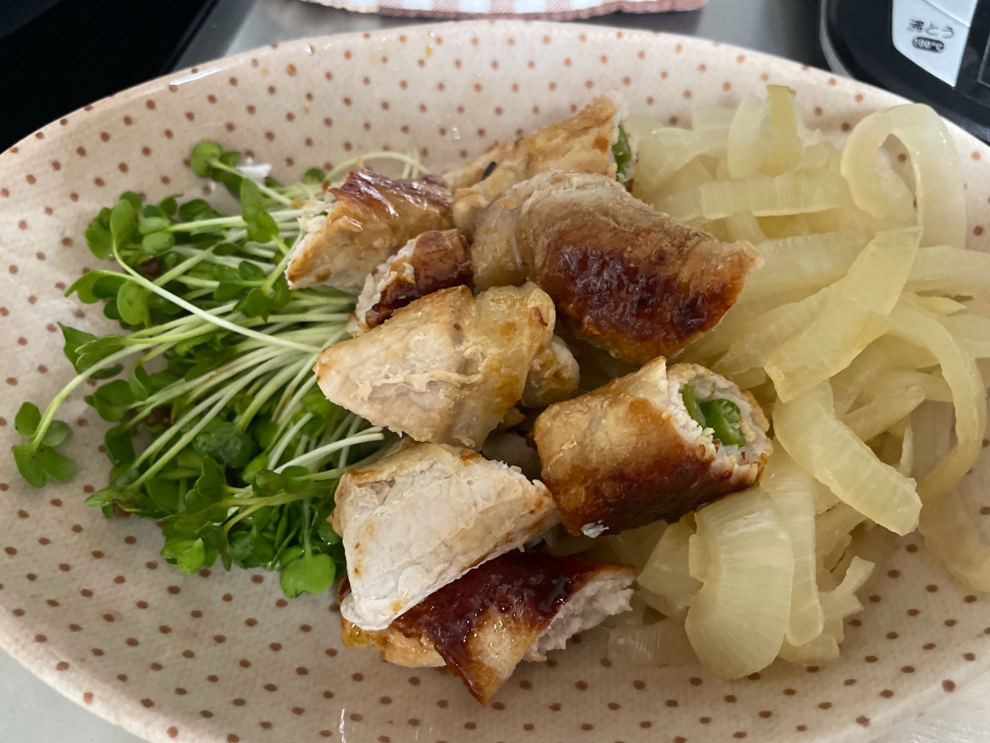 アスパラ豚巻き炒め(塩麹)