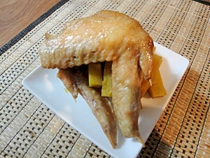 鶏手羽とサツマイモのレモン醤油煮