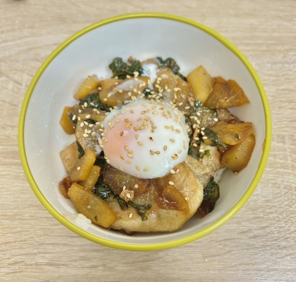 豚バラと大根の炒め丼