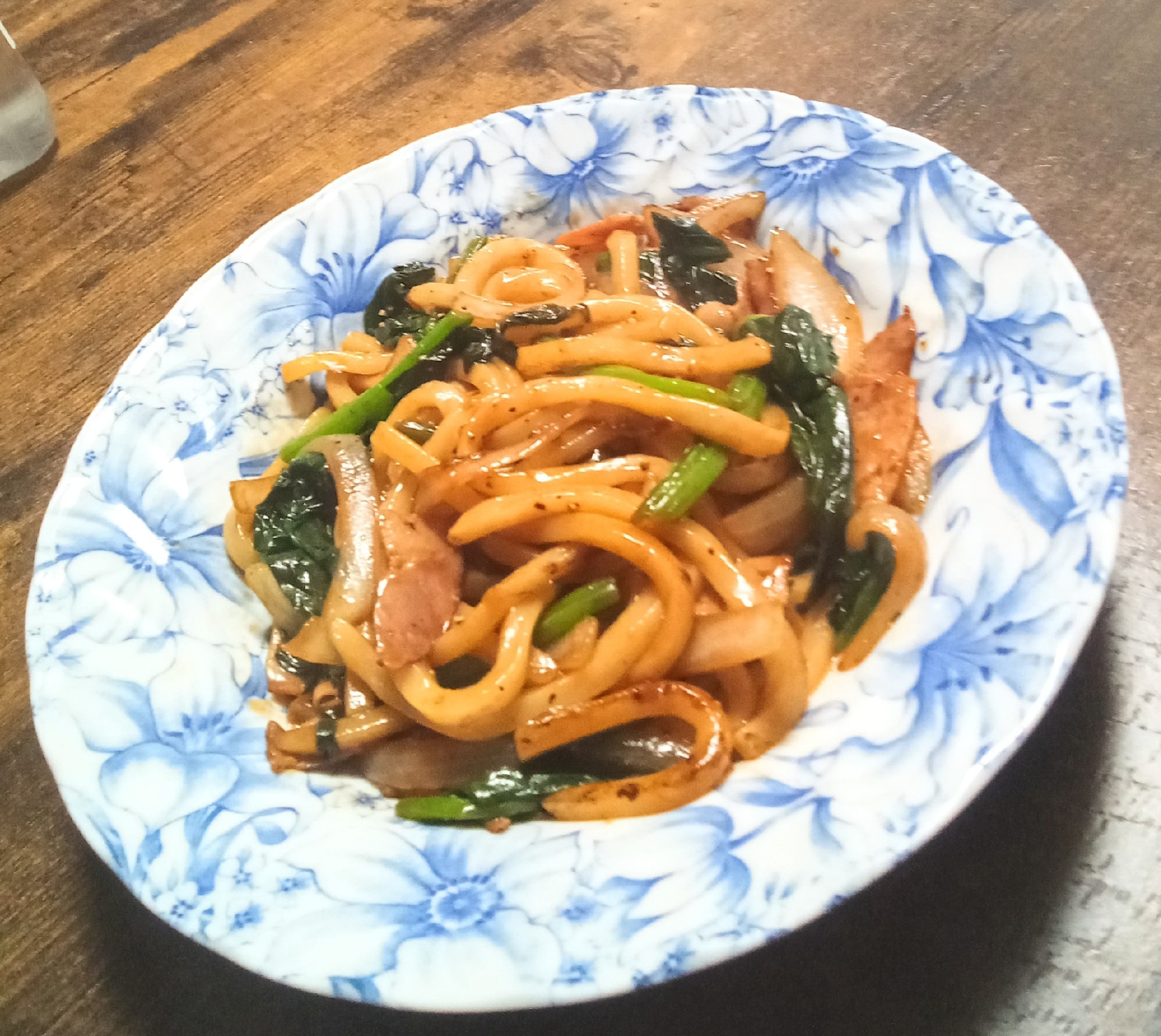 ほうれん草とベーコンDe焼きうどん